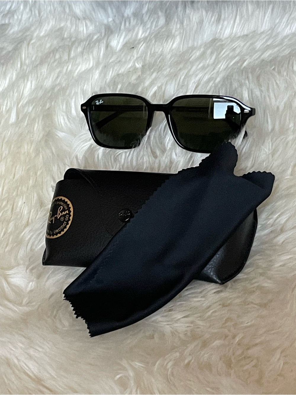 Authentic Ray-ban raimond black unisex rectangle sunglasses
